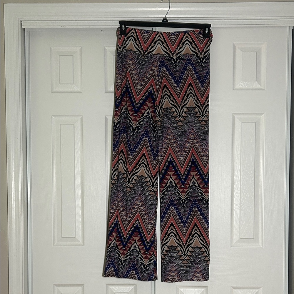 WinWin Zigzag Patterned Wide Leg Pants - Red, Blue, Black